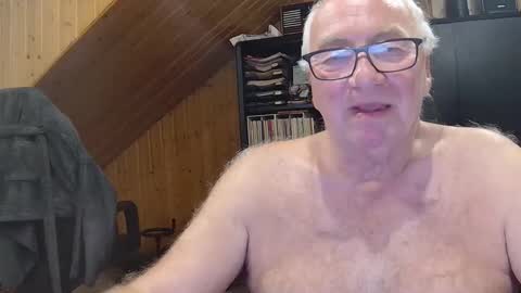 Snapshot of asusandy chatting on 05.15.26 asusandy online show from 05.15.26