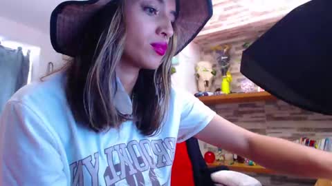 Atenea online show from 02.27.25