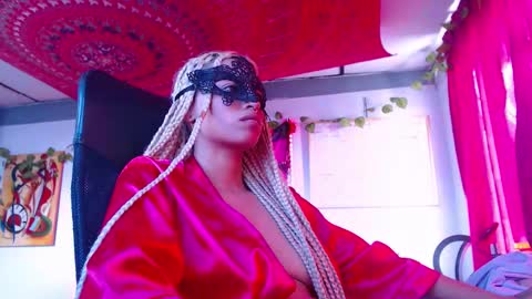 Atenea online show from 10.16.25