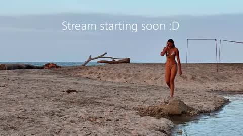 ATENEA MAKRI online show from 12.04.25