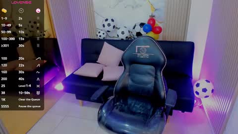Snapshot of athenaa_tay chatting on 07.04.26 Atenea online show from 07.04.26
