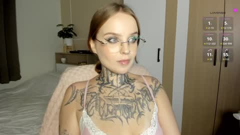 online every day between 10am-23pm online show from 02.03.25