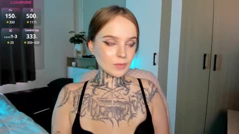 online every day between 10am-23pm online show from 02.12.25