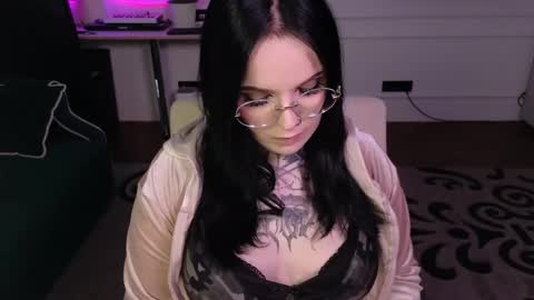 online every day between 10am-23pm online show from 04.18.26