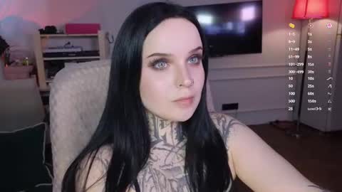 online every day between 10am-23pm online show from 06.16.26
