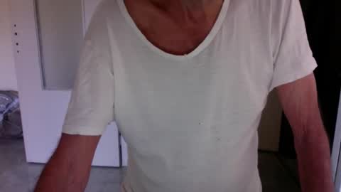 Snapshot of auguste688483 chatting on 01.07.26 auguste688483 online show from 01.07.26