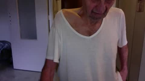 Snapshot of auguste688483 chatting on 02.14.26 auguste688483 online show from 02.14.26