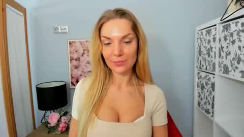 AulloraSensual online show from 02.15.25