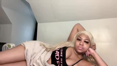 Snapshot of aunyxxx chatting on 02.20.25 aunyxxx online show from 02.20.25