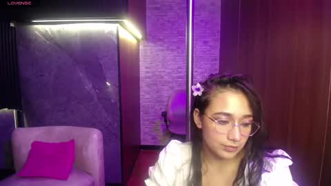 Snapshot of aura_cute_ chatting on 03.04.26 aura_cute_ online show from 03.04.26