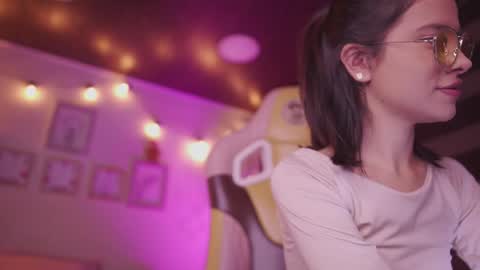 aura_rouss online show from 12.17.25