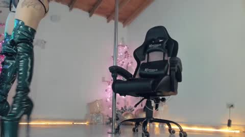 aura online show from 12.16.24