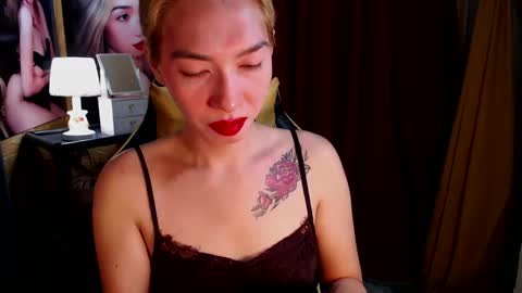 Snapshot of aurakharisma_xx chatting on 12.21.24 Miss awra online show from 12.21.24