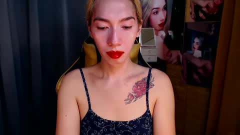 Snapshot of aurakharisma_xx chatting on 02.14.25 Miss awra online show from 02.14.25