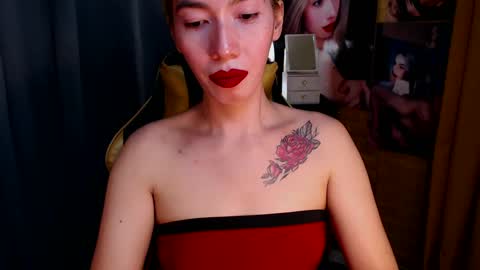 Snapshot of aurakharisma_xx chatting on 03.11.25 Miss awra online show from 03.11.25