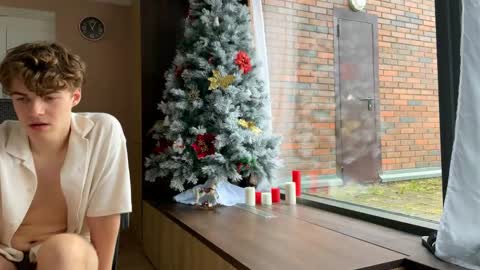 Snapshot of aurora_asti_ chatting on 11.23.25 Hey Im Aurora - the spark you wont forget. online show from 11.23.25