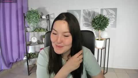 Snapshot of aurora_briggs chatting on 06.14.26 Camila online show from 06.14.26