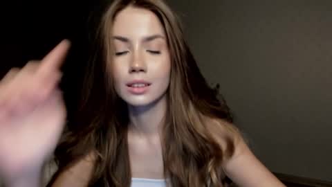 Snapshot of aurora_glow_21 chatting on 11.15.25 Aurora online show from 11.15.25