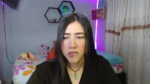 Snapshot of aurora_shy_ chatting on 02.18.25 Aurora  online show from 02.18.25