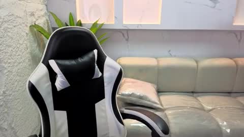 Snapshot of aurora_tp chatting on 02.18.26 AURORA online show from 02.18.26