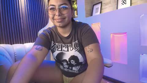 aurora_willow9 online show from 11.20.25