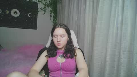 Snapshot of aurora_worker chatting on 09.11.25 Aurora online show from 09.11.25