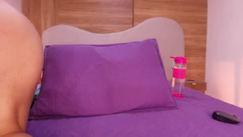 auroraa_miller online show from 04.10.26