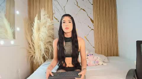 Aurora Ricci online show from 03.05.26