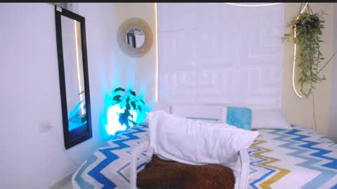 INSTAGRAM AURORA MCRY online show from 04.07.26