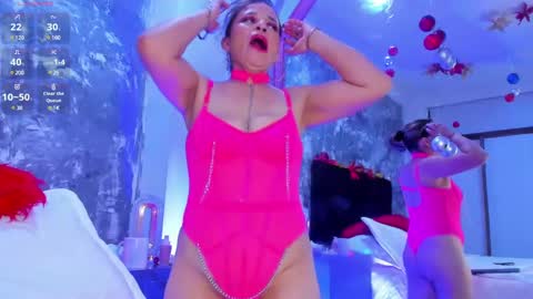 Snapshot of aurorarojas chatting on 12.27.24 Aurora Rojas online show from 12.27.24