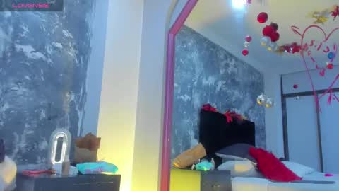 Snapshot of aurorarojas chatting on 01.08.25 Aurora Rojas online show from 01.08.25