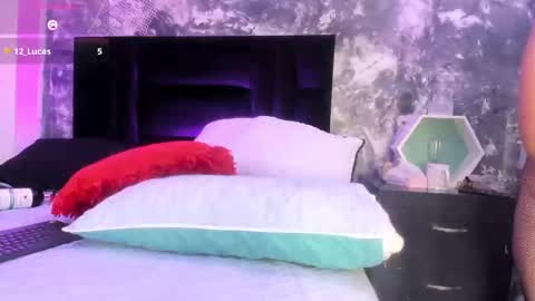 Snapshot of aurorarojas chatting on 02.24.25 Aurora Rojas online show from 02.24.25