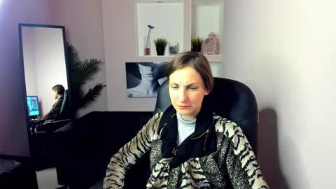 Snapshot of aurorascript chatting on 12.18.24 Aurora online show from 12.18.24