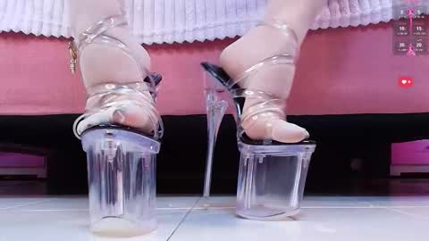 Snapshot of aurorasim chatting on 12.21.25 Aurora online show from 12.21.25