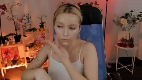 aurorawrenfield online show from 01.15.26