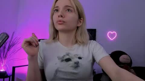 aurorawrenfield online show from 04.13.26