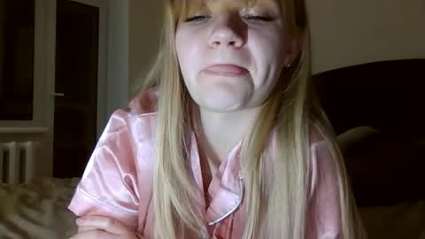 AuroraXRoses online show from 10.29.25