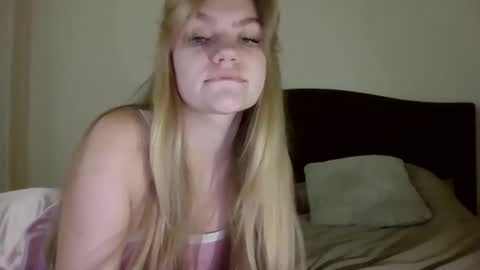 AuroraXRoses online show from 11.23.25