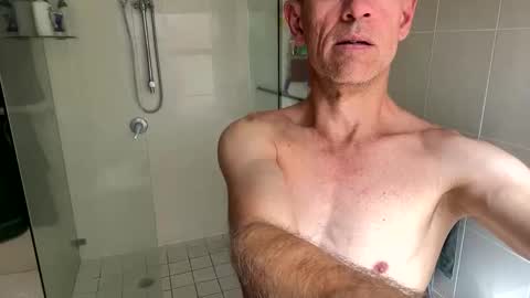 Snapshot of aussie_aza chatting on 10.08.25 Aussie azza online show from 10.08.25