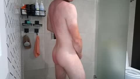 Snapshot of aussieweapon chatting on 10.13.25 Nick online show from 10.13.25