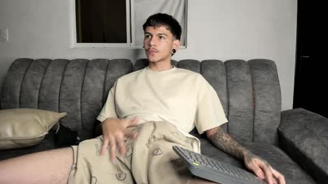 Snapshot of austin_falcon chatting on 12.29.24 Austin online show from 12.29.24