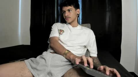 Snapshot of austin_falcon chatting on 01.17.25 Austin online show from 01.17.25