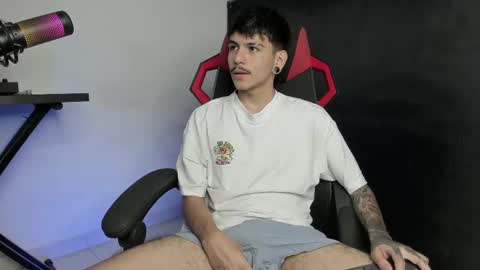 Snapshot of austin_falcon chatting on 09.15.25 Austin online show from 09.15.25