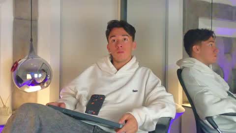 austinreeds online show from 04.17.26