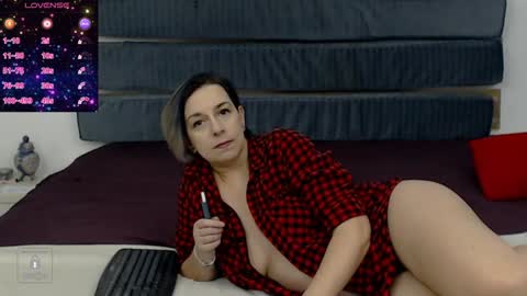 AutumnOpal online show from 12.25.24