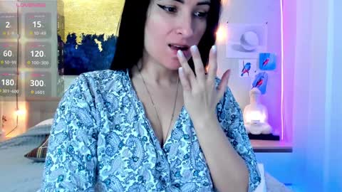 Snapshot of ava_athena chatting on 12.04.24 Ava online show from 12.04.24