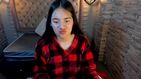 Snapshot of ava_broown chatting on 12.03.24 online show from 12.03.24