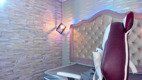 Snapshot of ava_broown chatting on 01.09.25 online show from 01.09.25