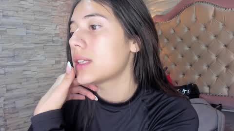 Snapshot of ava_broown chatting on 01.22.25 online show from 01.22.25