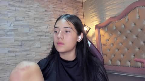 Snapshot of ava_broown chatting on 01.23.25 online show from 01.23.25